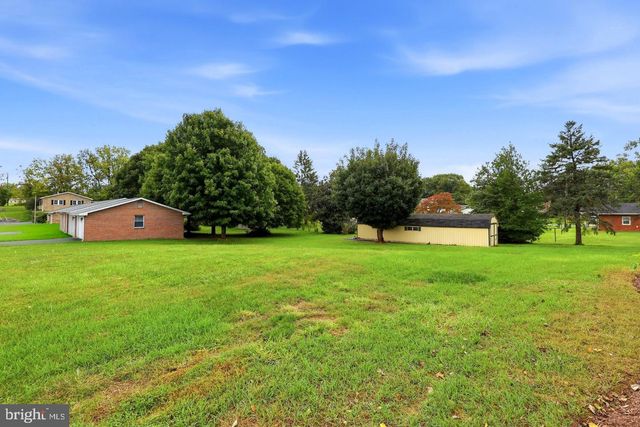 118 TAVERN RD, Martinsburg, WV 25401