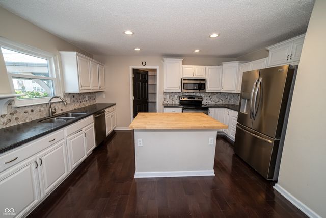 10396 Windward Drive, Indianapolis, IN 46234