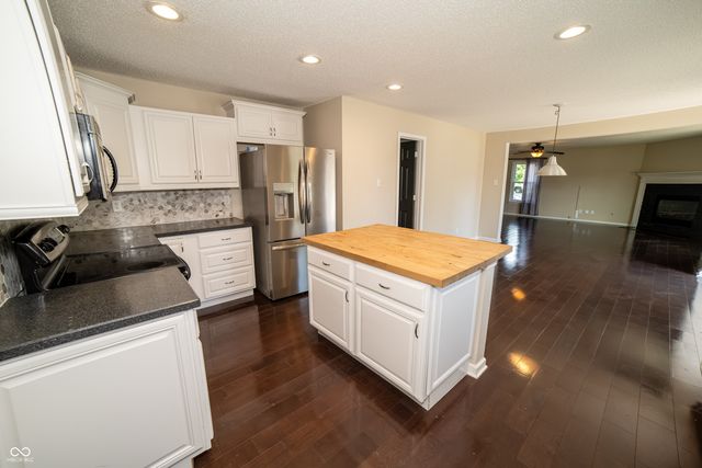 10396 Windward Drive, Indianapolis, IN 46234