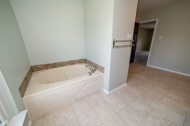10396 Windward Drive, Indianapolis, IN 46234