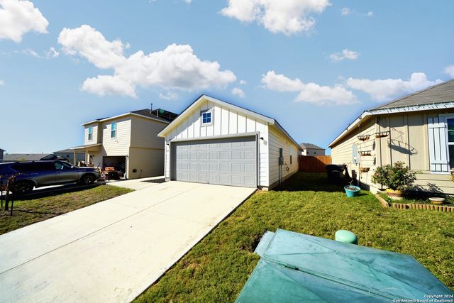 815 Retama Pass, San Antonio, TX 78219