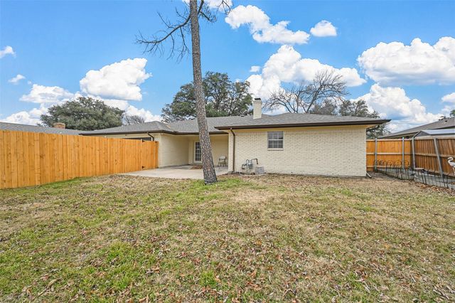 2205 Westlake Drive, Plano, TX 75075