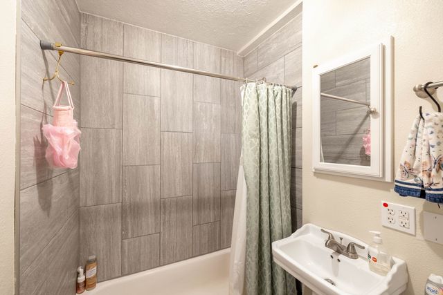 422 4th St, Cheney, WA 99004