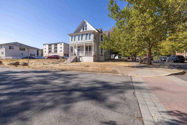 422 4th St, Cheney, WA 99004