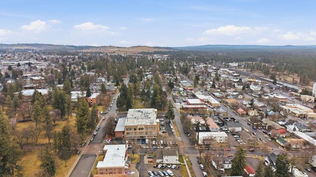 422 4th St, Cheney, WA 99004
