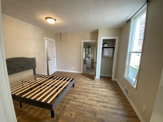 422 4th St, Cheney, WA 99004
