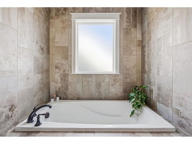 6082 Chester St, Denver, CO 80238