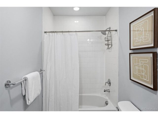 6082 Chester St, Denver, CO 80238