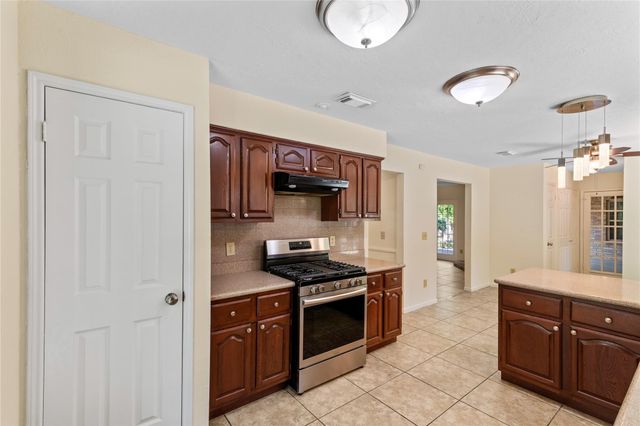 103 Breezy Point Place, The Woodlands, TX 77381
