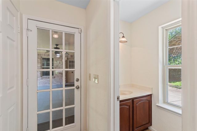 103 Breezy Point Place, The Woodlands, TX 77381