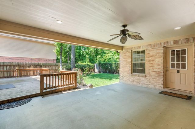 103 Breezy Point Place, The Woodlands, TX 77381