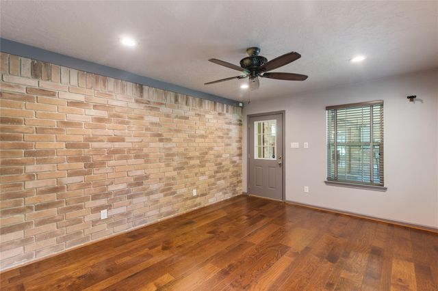 103 Breezy Point Place, The Woodlands, TX 77381