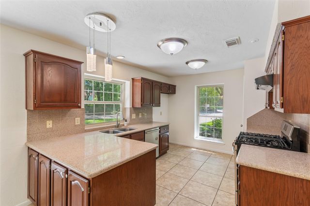 103 Breezy Point Place, The Woodlands, TX 77381