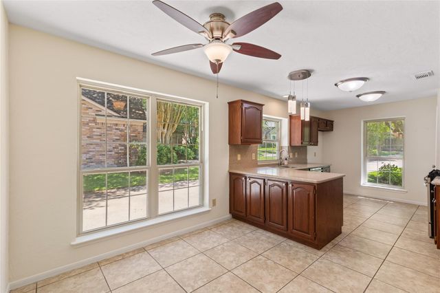 103 Breezy Point Place, The Woodlands, TX 77381