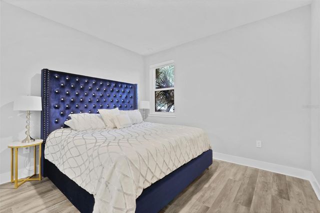 1805 S FERN CREEK AVENUE, Orlando, FL 32806