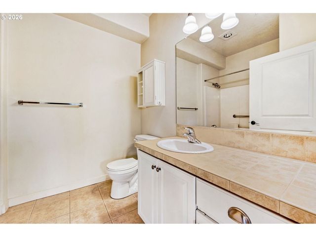 8904 Ne BRENTFORD Way, Hillsboro, OR 97006