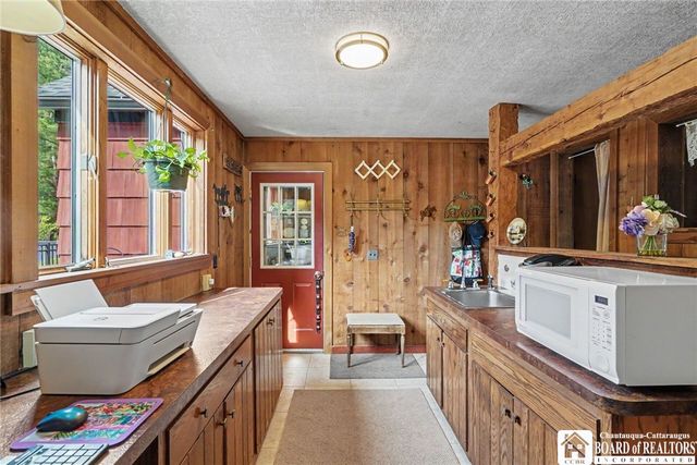 9303 Falls Road, Colden, NY 14170