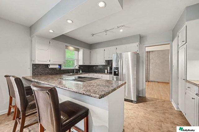 3603 S 49th Avenue, Omaha, NE 68106