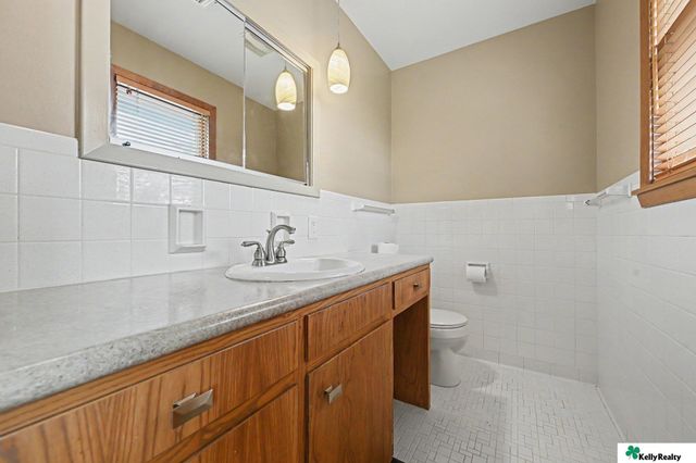 3603 S 49th Avenue, Omaha, NE 68106