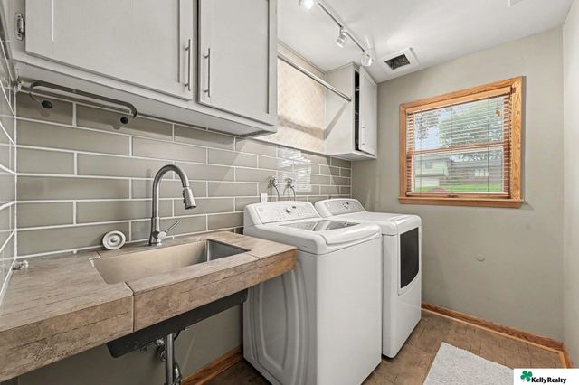 3603 S 49th Avenue, Omaha, NE 68106