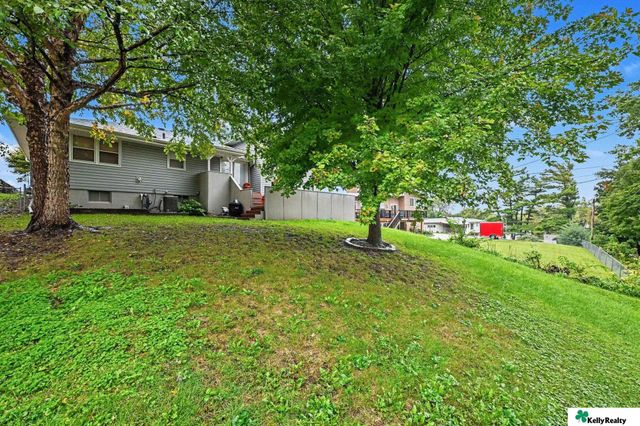 3603 S 49th Avenue, Omaha, NE 68106