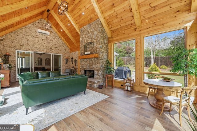 931 Antrim Glen Drive, Hoschton, GA 30548