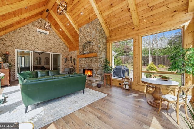 931 Antrim Glen Drive, Hoschton, GA 30548