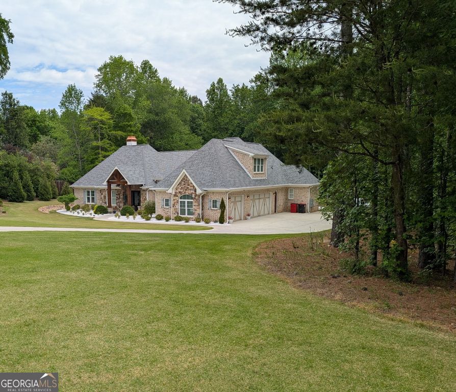 931 Antrim Glen Drive, Hoschton, GA 30548
