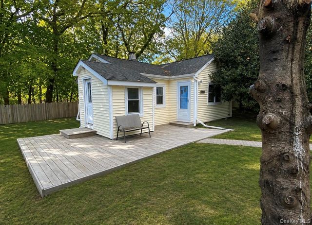 529 Montauk Highway, Westhampton Beach, NY 11978