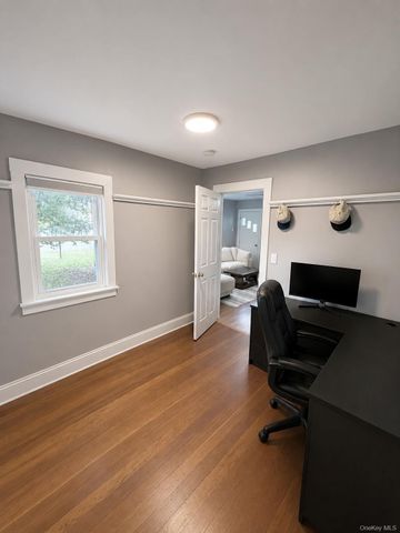 529 Montauk Highway, Westhampton Beach, NY 11978