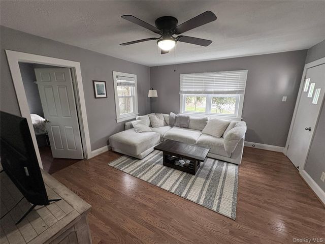 529 Montauk Highway, Westhampton Beach, NY 11978