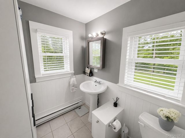 529 Montauk Highway, Westhampton Beach, NY 11978