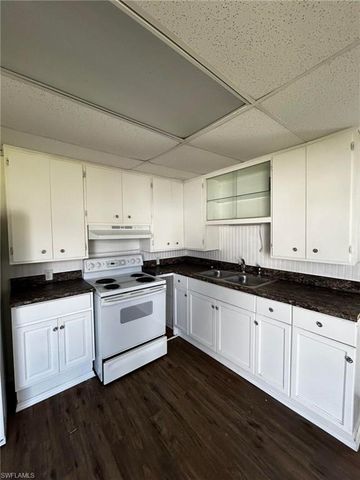 248 Flame LN, North Fort Myers, FL 33917