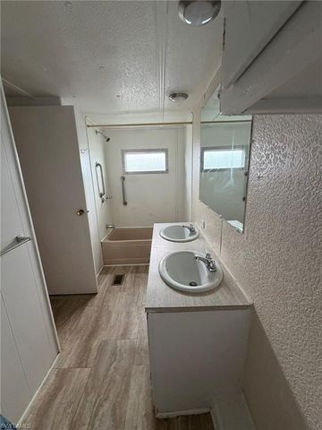 248 Flame LN, North Fort Myers, FL 33917