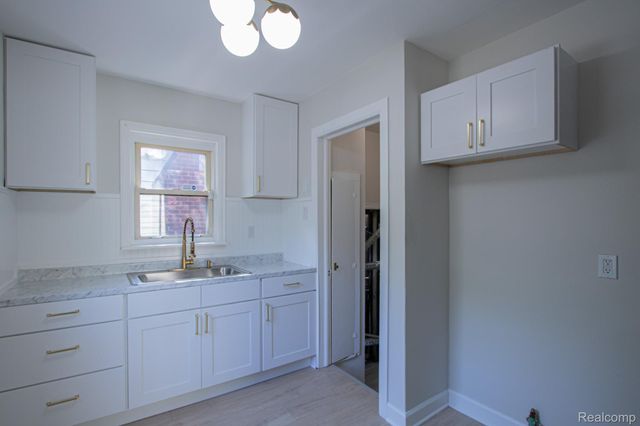 11921 Riad Street, Detroit, MI 48224