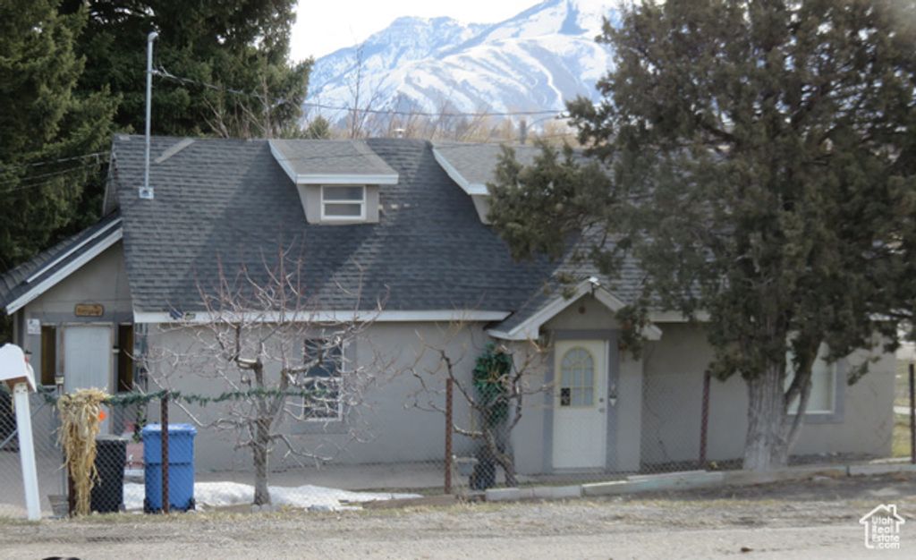 6 N 400 W, Hyrum, UT 84319
