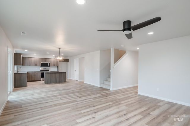 8190 E Cool River Loop, Nampa, ID 83687