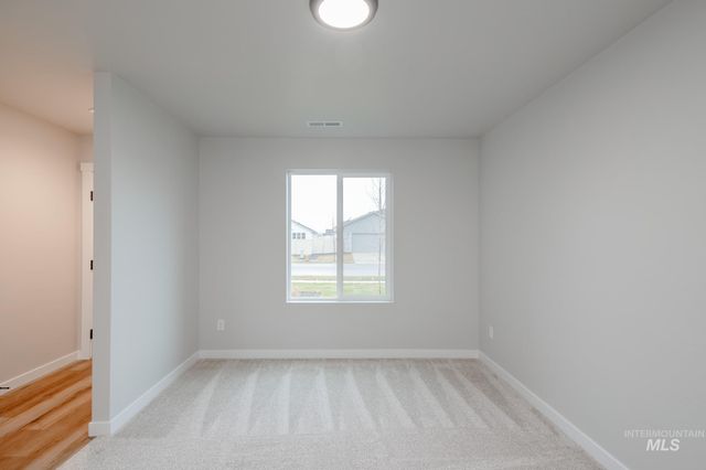 8190 E Cool River Loop, Nampa, ID 83687
