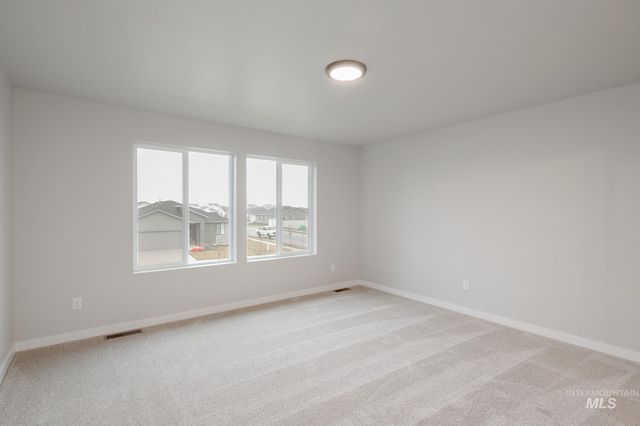 8190 E Cool River Loop, Nampa, ID 83687