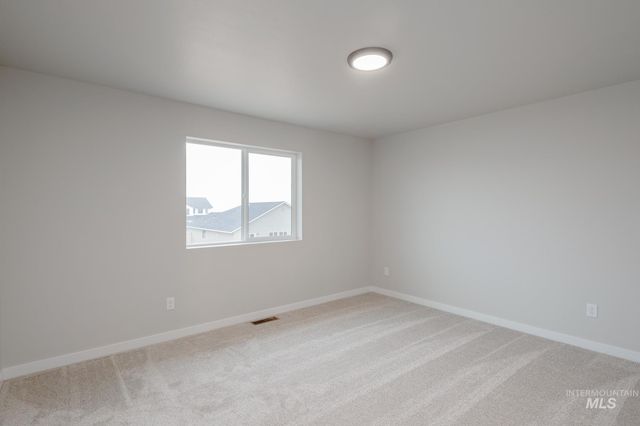 8190 E Cool River Loop, Nampa, ID 83687