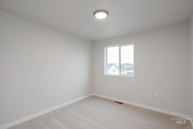 8190 E Cool River Loop, Nampa, ID 83687