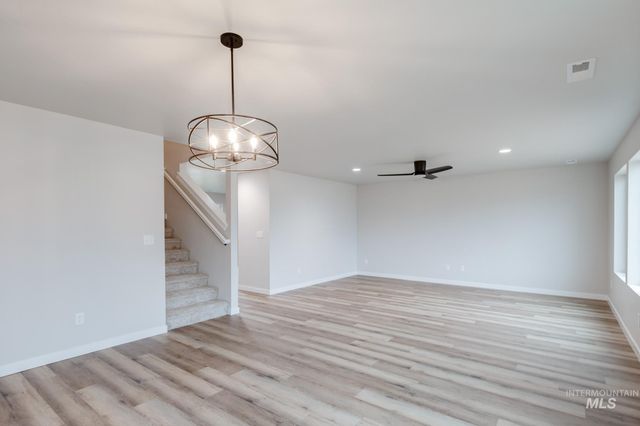 8190 E Cool River Loop, Nampa, ID 83687