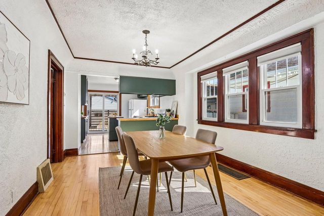 2214 Vollmer AVENUE, Milwaukee, WI 53207
