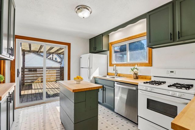 2214 Vollmer AVENUE, Milwaukee, WI 53207