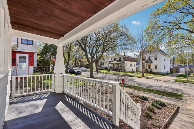 2214 Vollmer AVENUE, Milwaukee, WI 53207