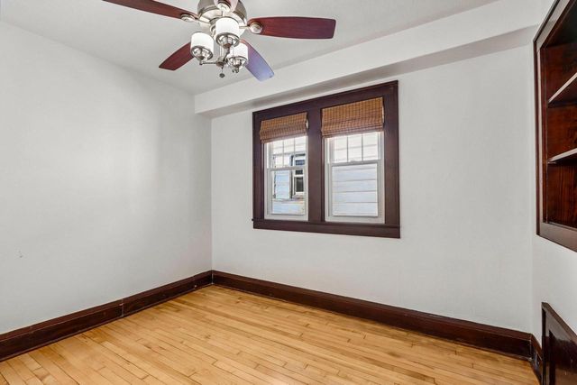 2214 Vollmer AVENUE, Milwaukee, WI 53207
