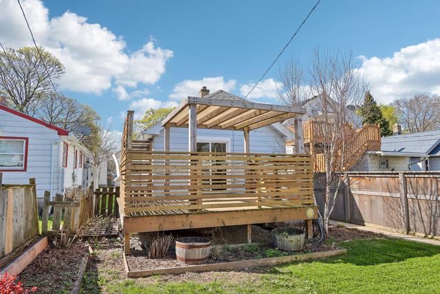 2214 Vollmer AVENUE, Milwaukee, WI 53207