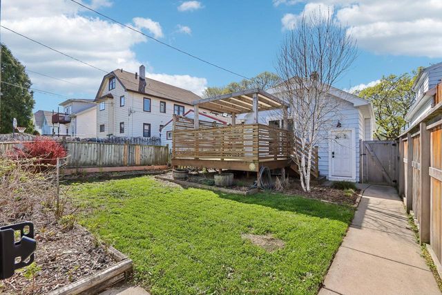 2214 Vollmer AVENUE, Milwaukee, WI 53207