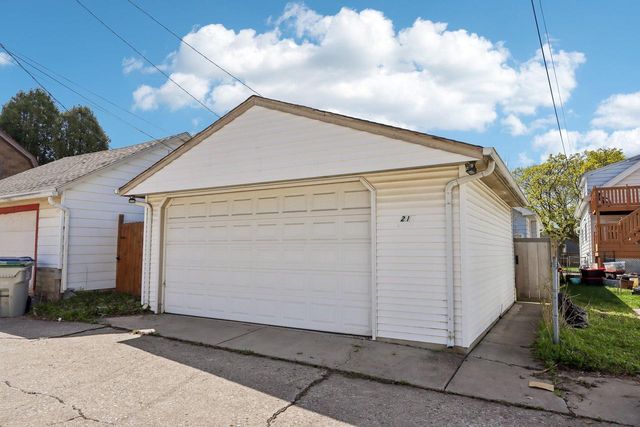 2214 Vollmer AVENUE, Milwaukee, WI 53207