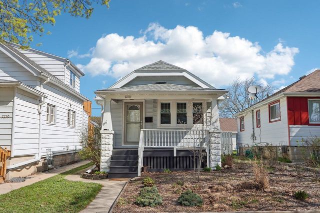 2214 Vollmer AVENUE, Milwaukee, WI 53207